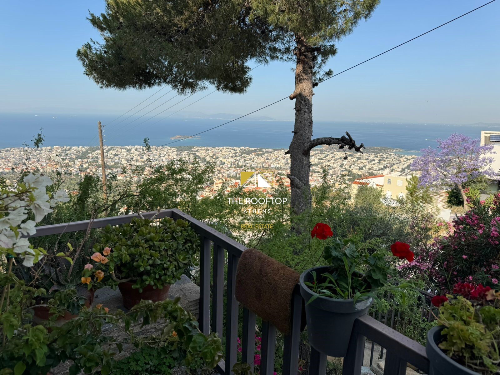 Panorama Voula: Unique three-level detached house