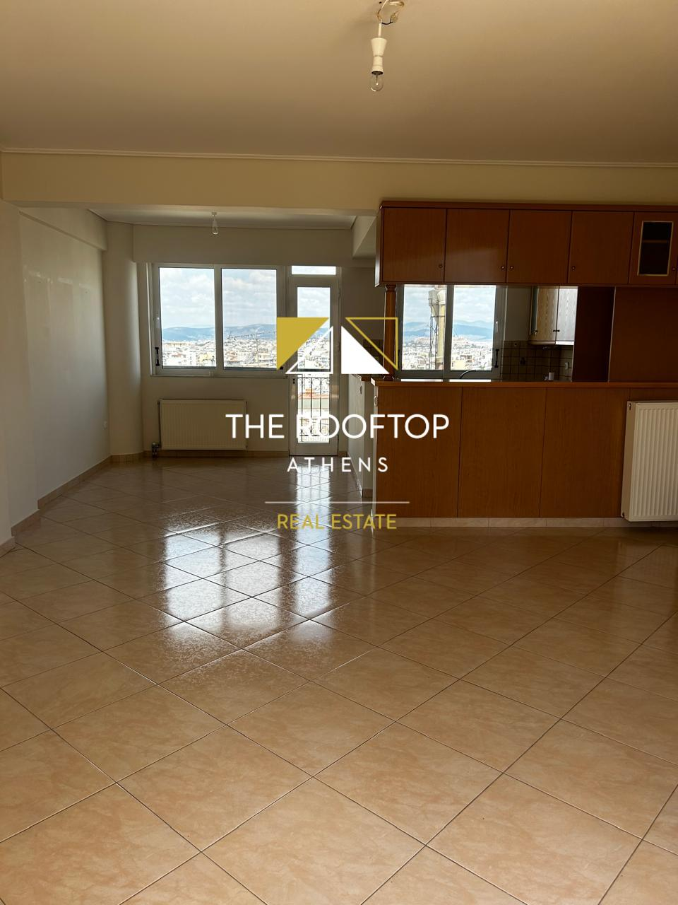 Ilioupoli: Front-facing 2nd floor apartment