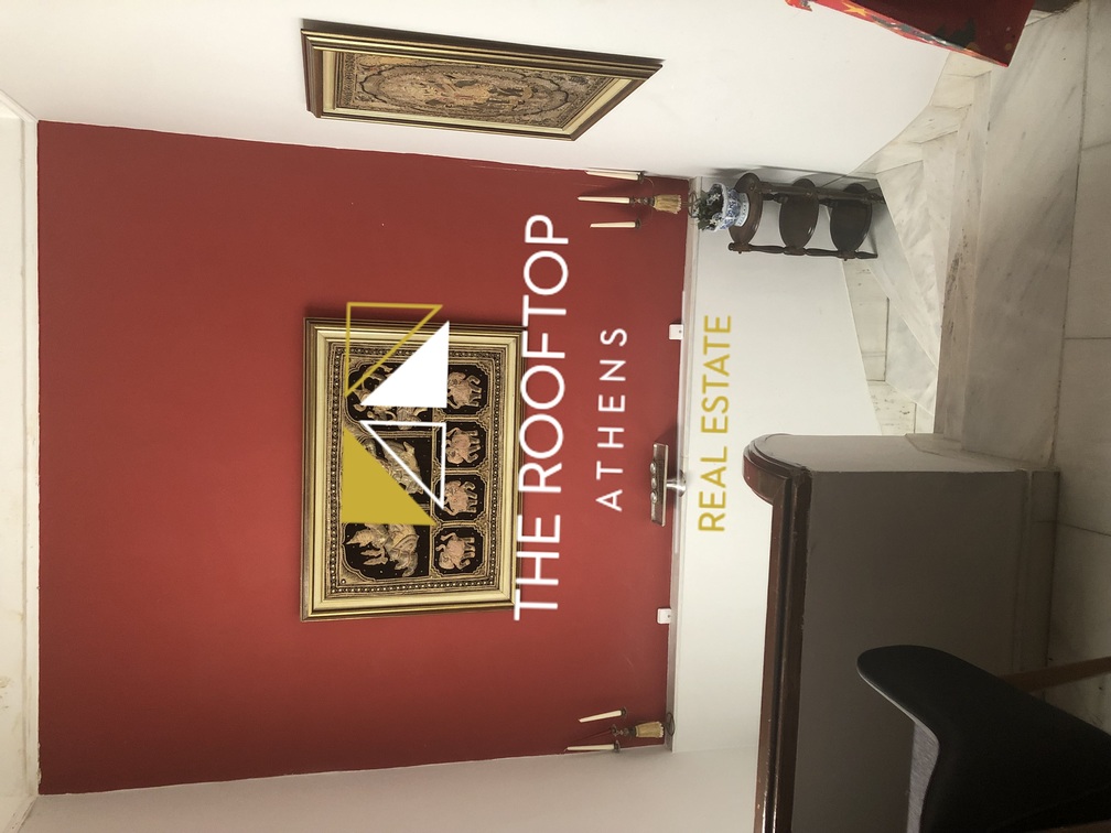 Plateia Amerikis: Detached house 270 sqm